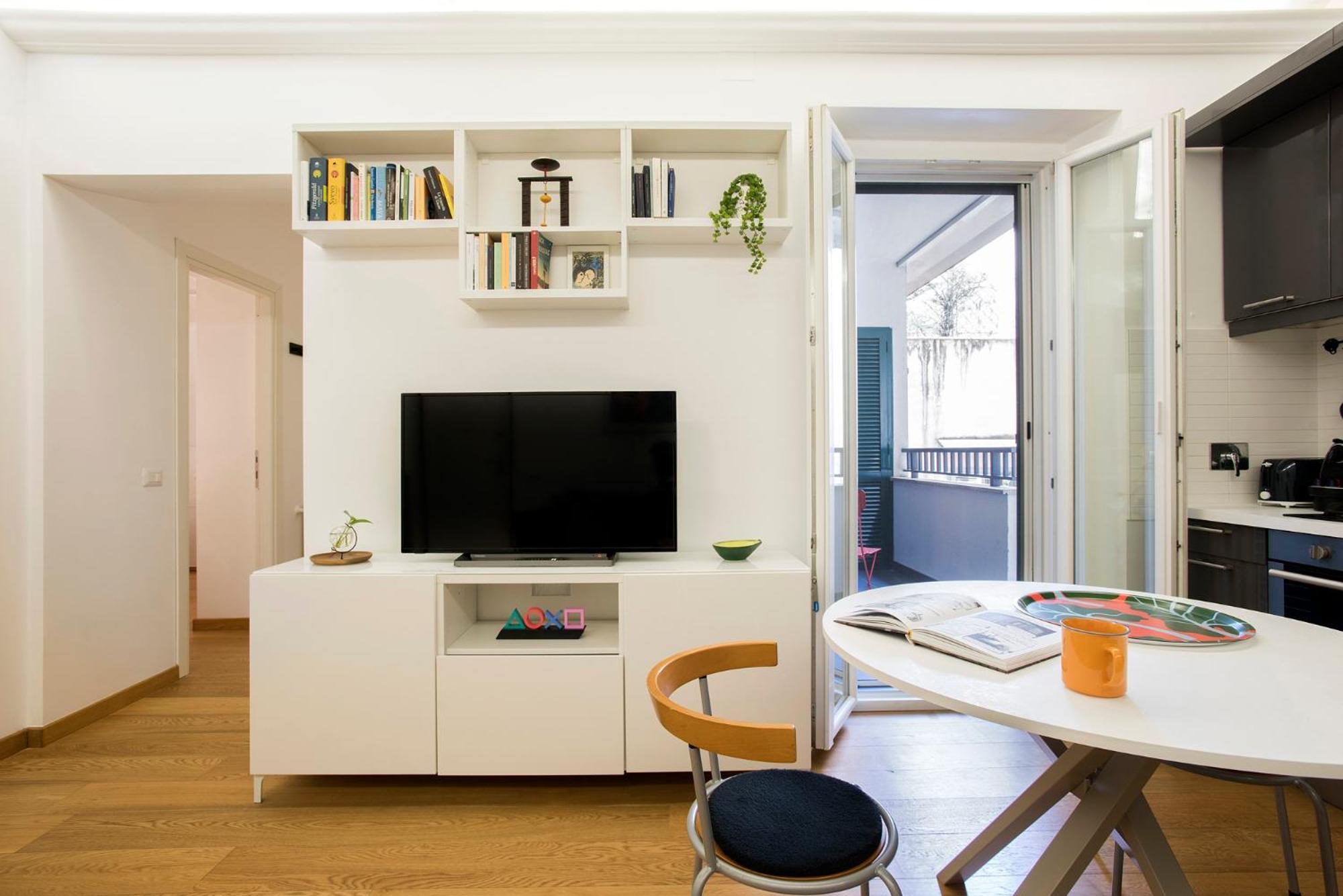 Lorenzo's Urban Escape Apartment *