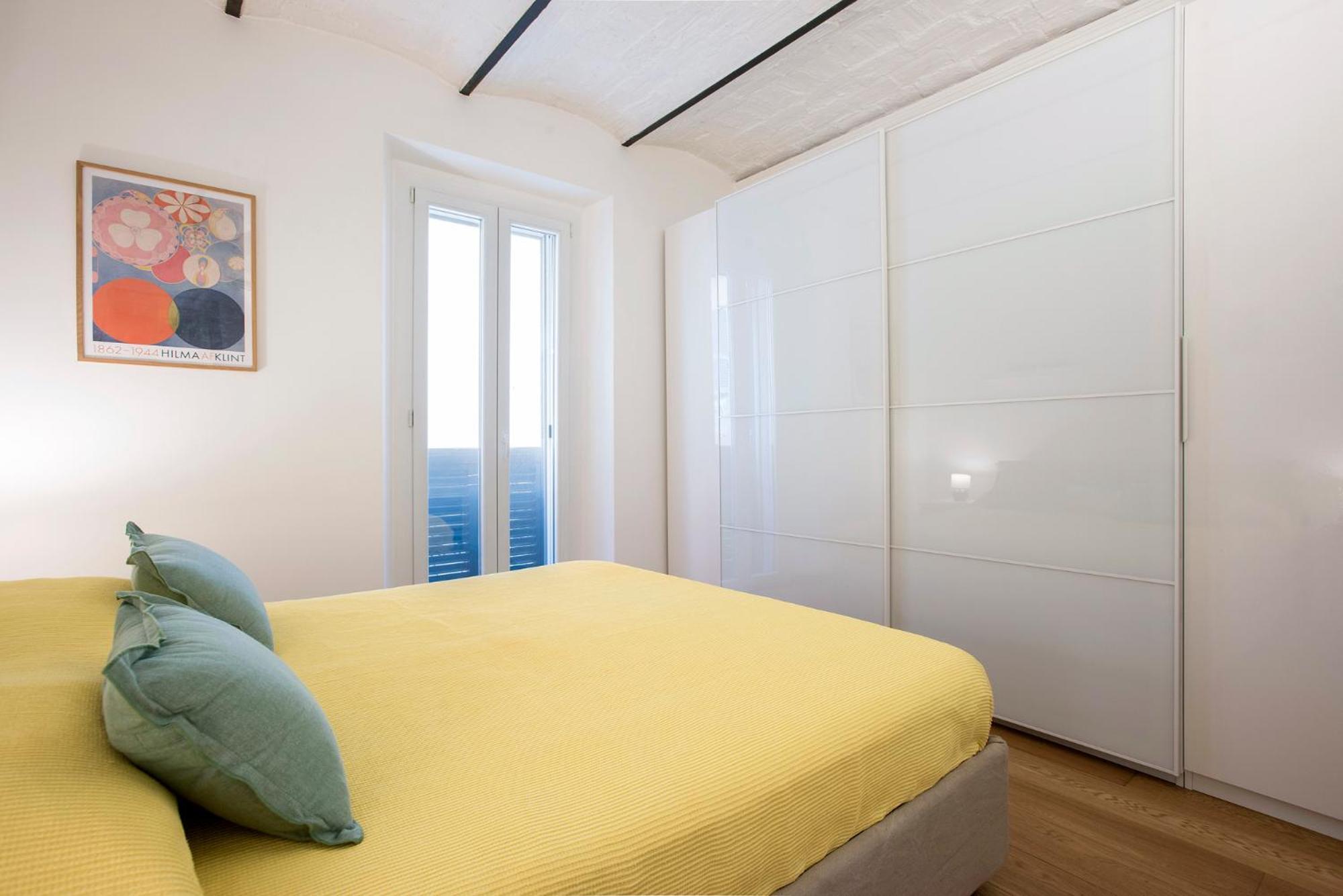 Lorenzo's Urban Escape Apartment